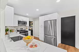 13002 N Phillip Dr, Mequon, WI 53097 - Photo 13