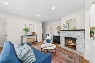 13002 N Phillip Dr, Mequon, WI 53097 - Photo 15