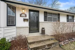 W144N8435 Mac Arthur Dr, Menomonee Falls, WI 53051 - Photo 3