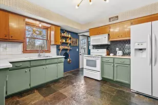 W144N8435 Mac Arthur Dr, Menomonee Falls, WI 53051 - Photo 11