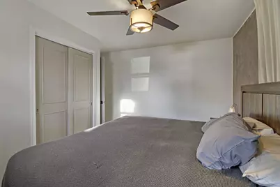 5530  Old Oak Ln, Racine, WI 53402 - Photo 13