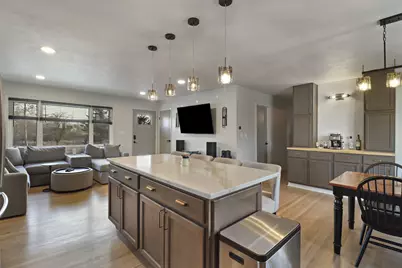 5530  Old Oak Ln, Racine, WI 53402 - Photo 9