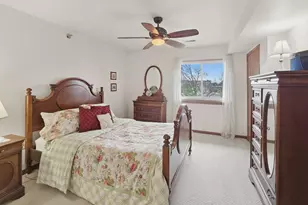 18125 W Wisconsin Ave, Brookfield, WI 53045 - Photo 7