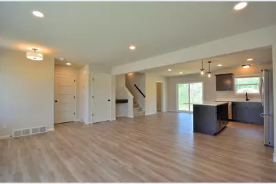 704  5 Mile Rd, Racine, WI 53402 - Photo 5