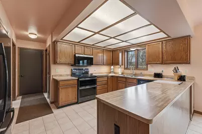 W275S4411  Green Country Rd, Waukesha, WI 53189 - Photo 5