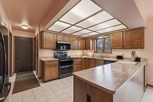 W275S4411 Green Country Rd, Waukesha, WI 53189 - Photo 5