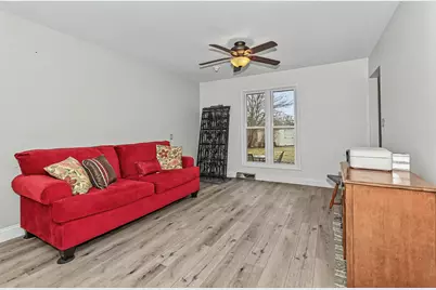 1023 W Glenn Dr, Waukesha, WI 53188 - Photo 9