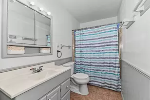 1023 W Glenn Dr, Waukesha, WI 53188 - Photo 23