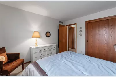 6461 S Crabapple Ct #2, Oak Creek, WI 53154 - Photo 15