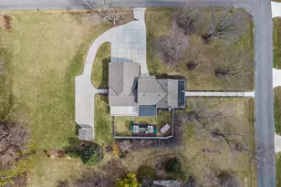 17730 Greenbrier Dr, Brookfield, WI 53045 - Photo 5