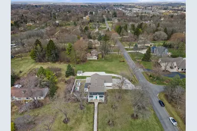 17730  Greenbrier Dr, Brookfield, WI 53045 - Photo 7