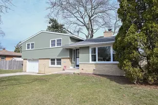 1110 Harmony Dr, Racine, WI 53402 - Photo 3