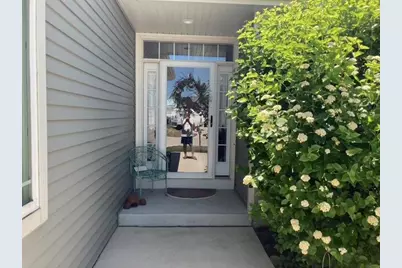 140 N Wild Flower Ln, Elkhorn, WI 53121 - Photo 3