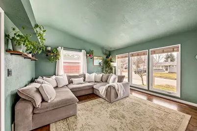 5623  Bentwood Ln, Greendale, WI 53129 - Photo 5