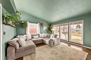 5623 Bentwood Ln, Greendale, WI 53129 - Photo 5