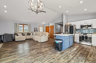 1157 Bluestem Ct, Elkhorn, WI 53121 - Photo 7