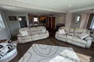 33908 Cattail Dr, Burlington, WI 53105 - Photo 3