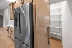 N66W21193 Sweet Clover Dr, Menomonee Falls, WI 53051 - Photo 15