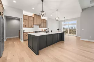 N66W21193 Sweet Clover Dr, Menomonee Falls, WI 53051 - Photo 11