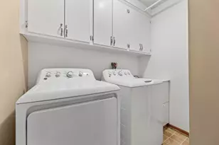 1365 Poplar Ridge Ct, Brookfield, WI 53045 - Photo 17