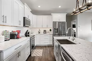 614 Forest View Dr, Holmen, WI 54636 - Photo 7