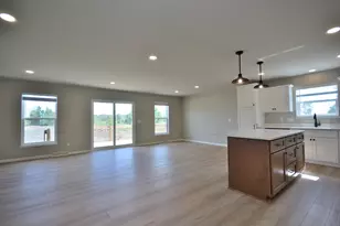 W197N5308 Lodgepole Ct, Menomonee Falls, WI 53051 - Photo 7