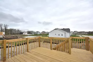 W197N5349 Lodgepole Ct, Menomonee Falls, WI 53051 - Photo 3