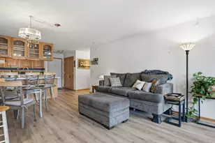 207 Oconomowoc Pkwy, Oconomowoc, WI 53066 - Photo 13