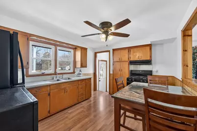 2430  Orchard St, Racine, WI 53405 - Photo 7