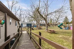 W882 Hyacinth Rd, Bloomfield, WI 53128 - Photo 13