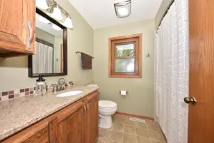 N105W16136 Brook Hollow Dr, Germantown, WI 53022 - Photo 19