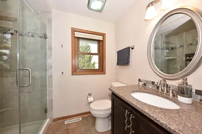 N105W16136  Brook Hollow Dr, Germantown, WI 53022 - Photo 17