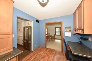 N105W16136 Brook Hollow Dr, Germantown, WI 53022 - Photo 7