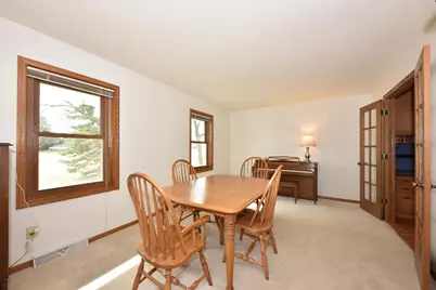 N105W16136  Brook Hollow Dr, Germantown, WI 53022 - Photo 5