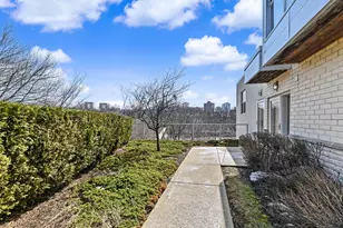 2175 N Riverboat Rd, Milwaukee, WI 53212 - Photo 9