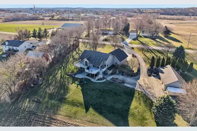 978 N Dewey Ave, Jefferson, WI 53549 - Photo 59