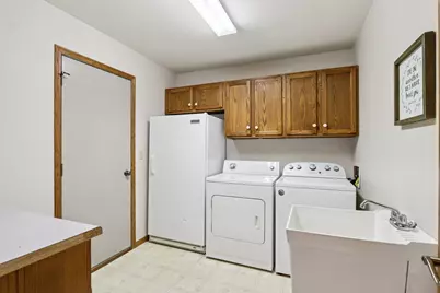 978 N Dewey Ave, Jefferson, WI 53549 - Photo 41