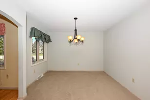 N21W24093 Dorchester Dr, Pewaukee, WI 53072 - Photo 21