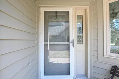 N21W24093  Dorchester Dr #16D, Pewaukee, WI 53072 - Photo 5