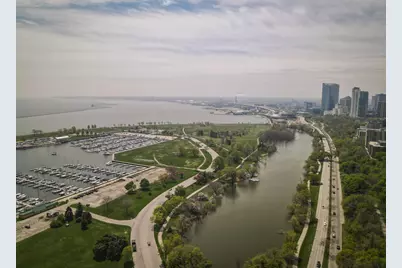 1660 N Prospect Ave #2201, Milwaukee, WI 53202 - Photo 15