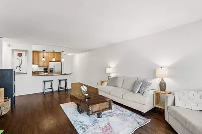 1660 N Prospect Ave #2201, Milwaukee, WI 53202 - Photo 5