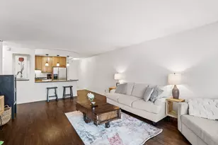 1660 N Prospect Ave, Milwaukee, WI 53202 - Photo 5