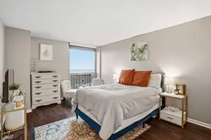 1660 N Prospect Ave, Milwaukee, WI 53202 - Photo 9