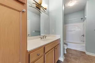 1619 N Farwell Ave, Milwaukee, WI 53202 - Photo 35