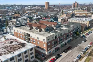 1619 N Farwell Ave, Milwaukee, WI 53202 - Photo 43