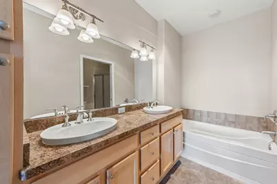 1619 N Farwell Ave #206, Milwaukee, WI 53202 - Photo 27