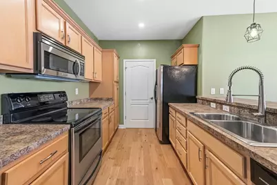 1619 N Farwell Ave #206, Milwaukee, WI 53202 - Photo 5