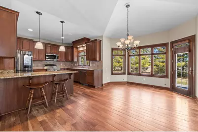 1432  Red Oak Dr #4, Hartford, WI 53027 - Photo 9