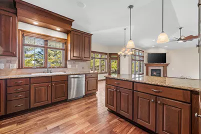 1432  Red Oak Dr #4, Hartford, WI 53027 - Photo 7