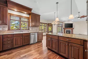 1432 Red Oak Dr, Hartford, WI 53027 - Photo 7